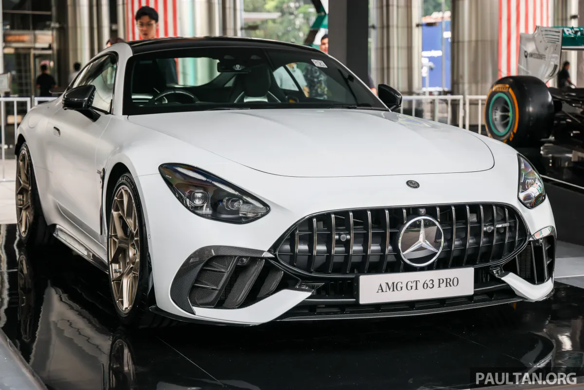 A performance coupe with carbon-fibre exterior detailing