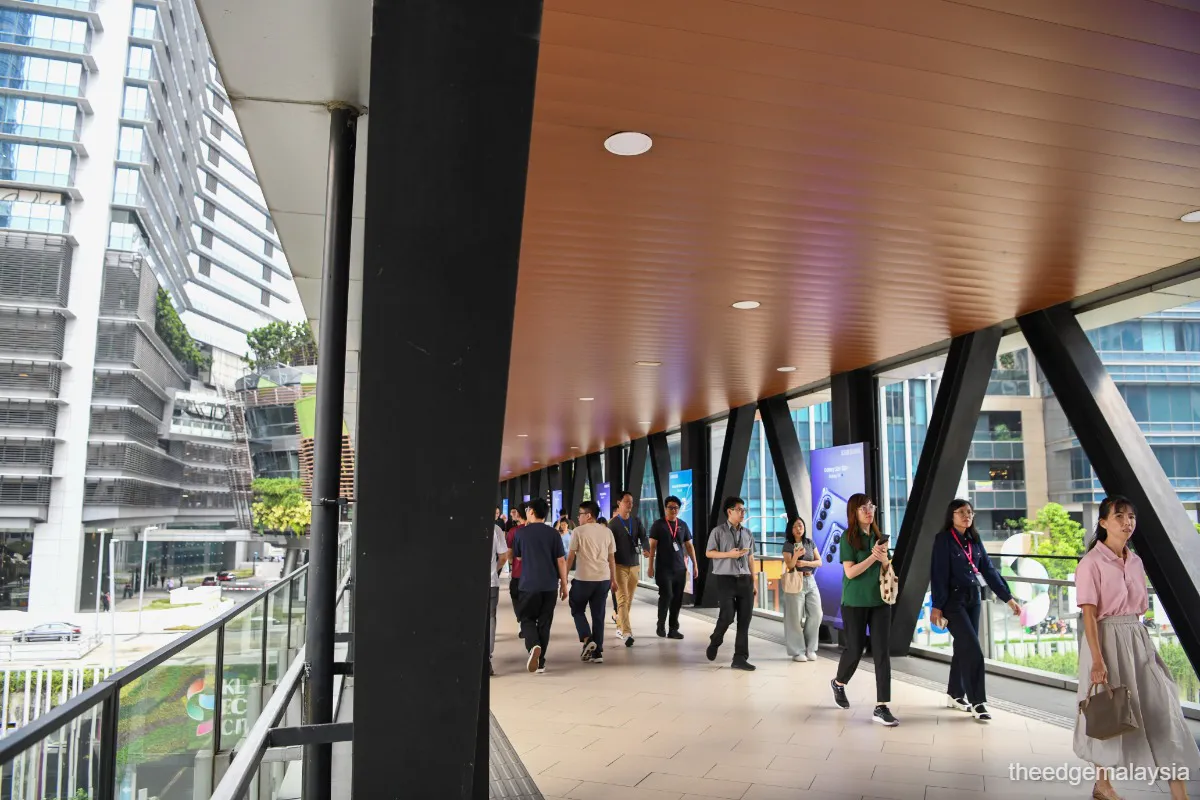Office buildings and commercial premises in a Malaysian city